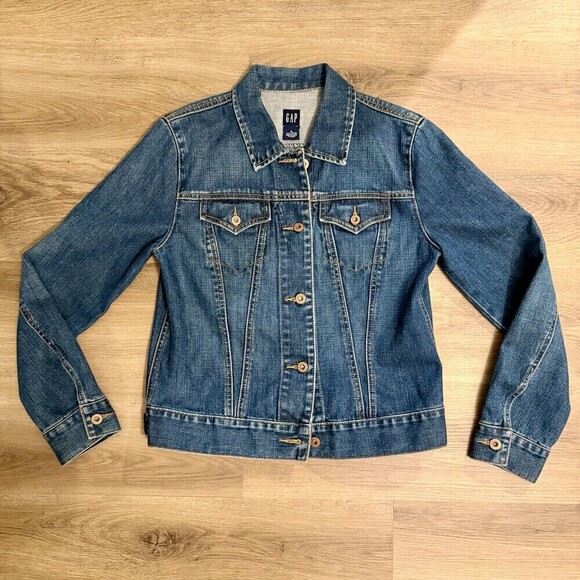 Gap Jackets & Blazers - Gap Women’s M Denim Trucker Jacket Classic Flap Pockets Medium Wash Jean